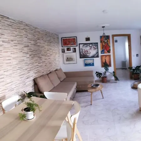 Villa Virgen Bien Aparecida - Entire House *